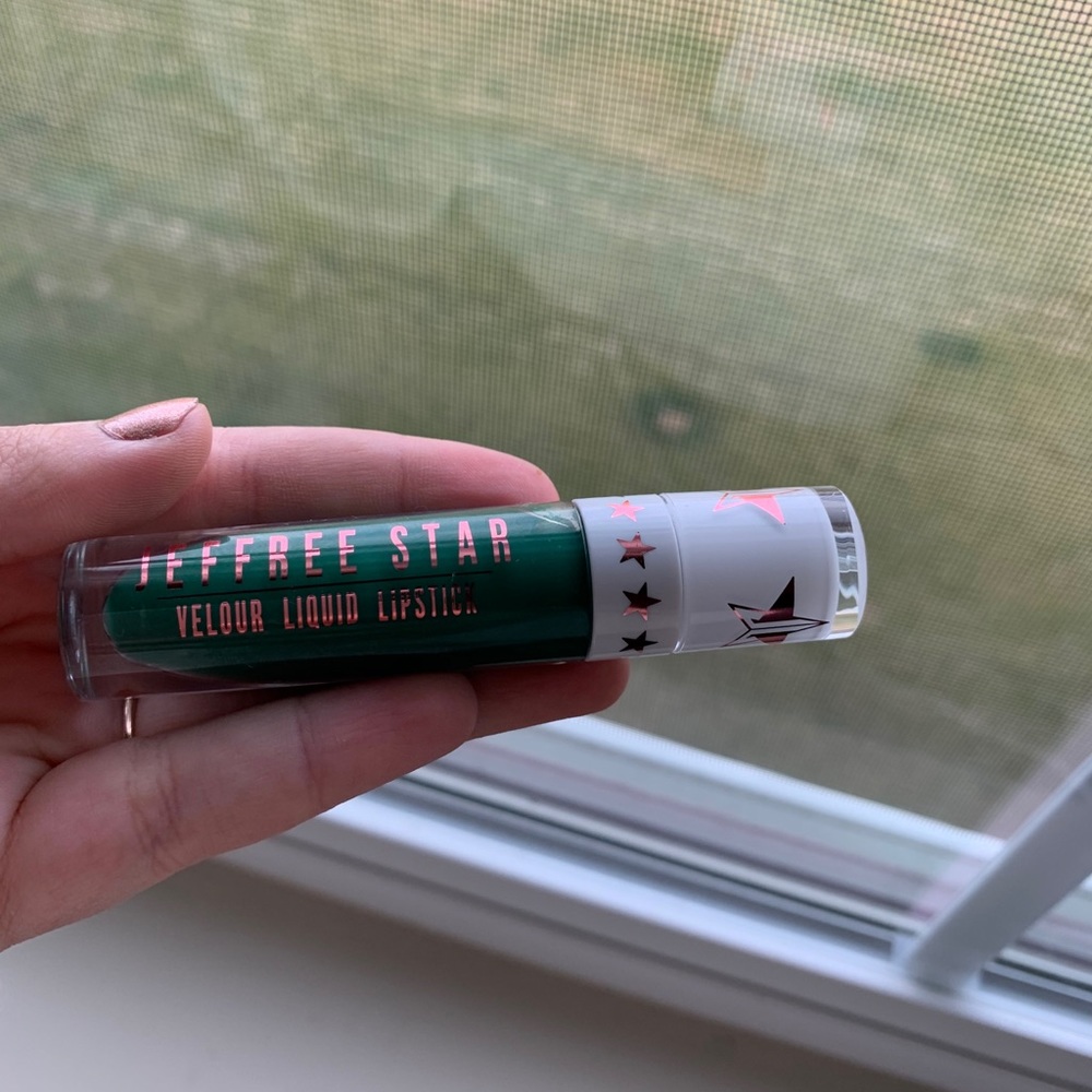 Jeffree Star Velour Liquid Lipstick mistletoe